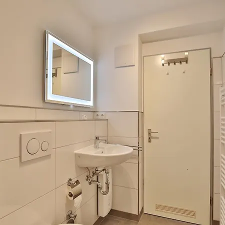 Am Rosenhain 9 Am Rosenhain 9 3 *